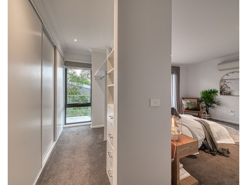 25 Willowdene Way, Berwick VIC 3806