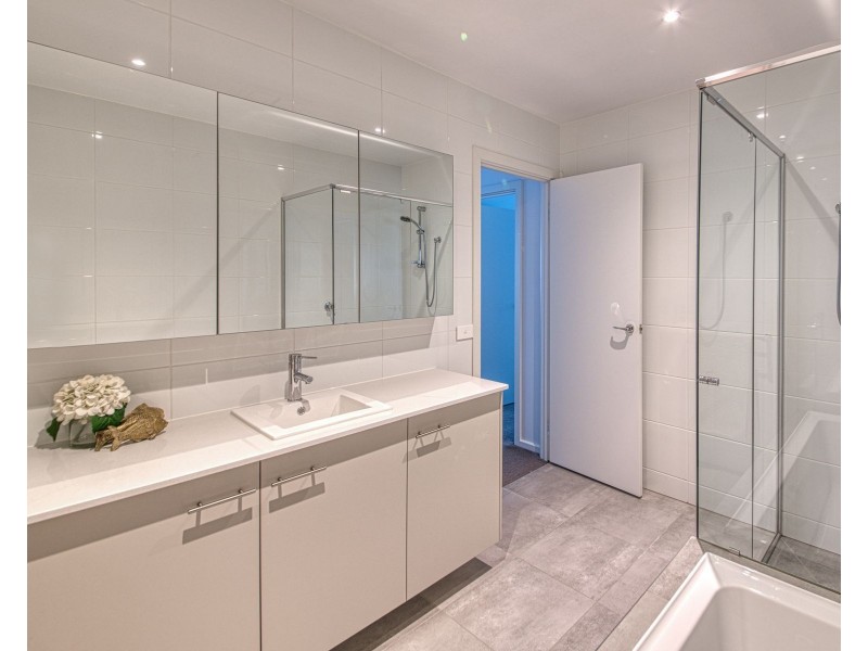 25 Willowdene Way, Berwick VIC 3806