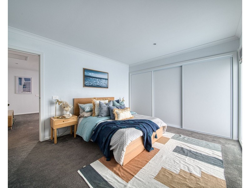 25 Willowdene Way, Berwick VIC 3806