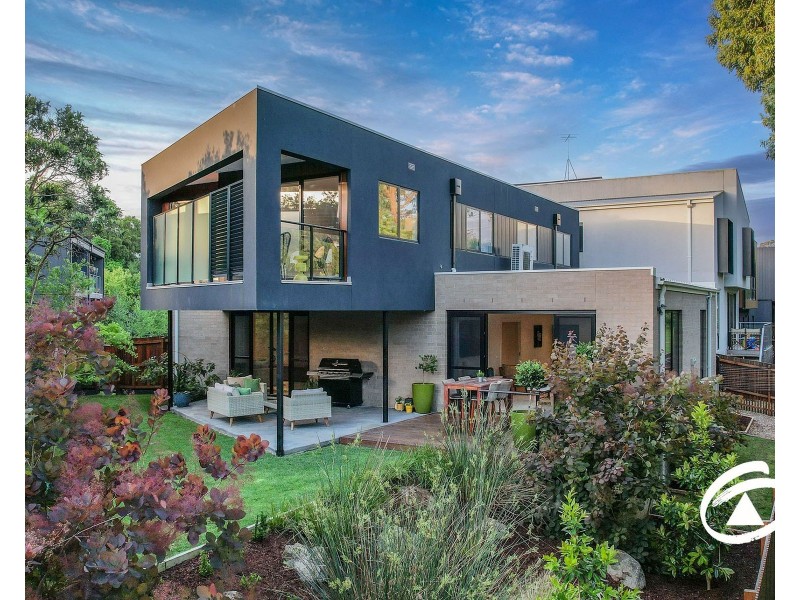 43 Willowdene Way, Berwick VIC 3806