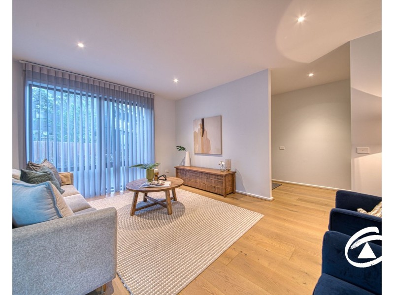 43 Willowdene Way, Berwick VIC 3806