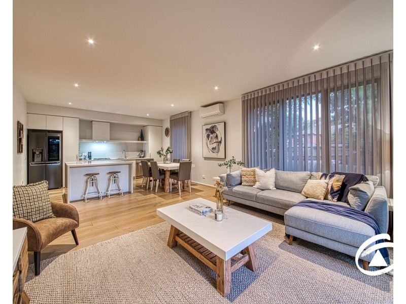 43 Willowdene Way, Berwick VIC 3806