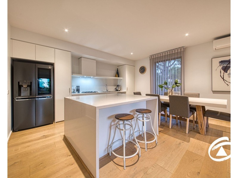 43 Willowdene Way, Berwick VIC 3806