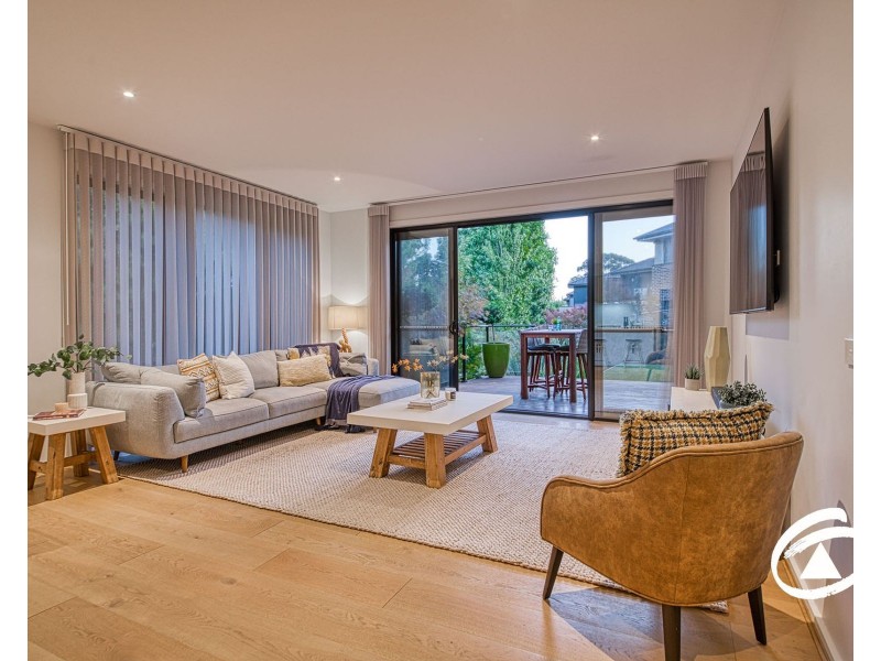 43 Willowdene Way, Berwick VIC 3806