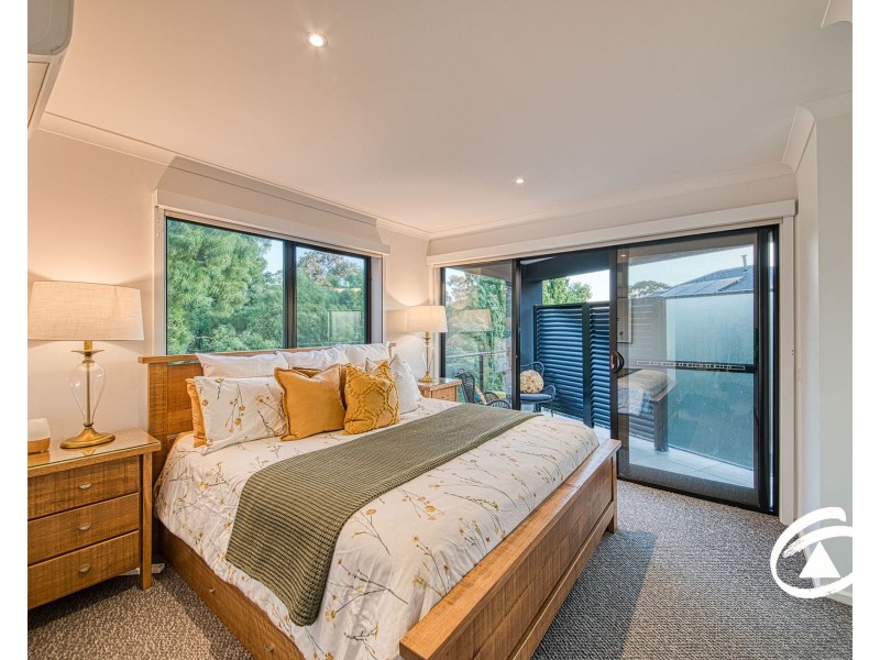 43 Willowdene Way, Berwick VIC 3806