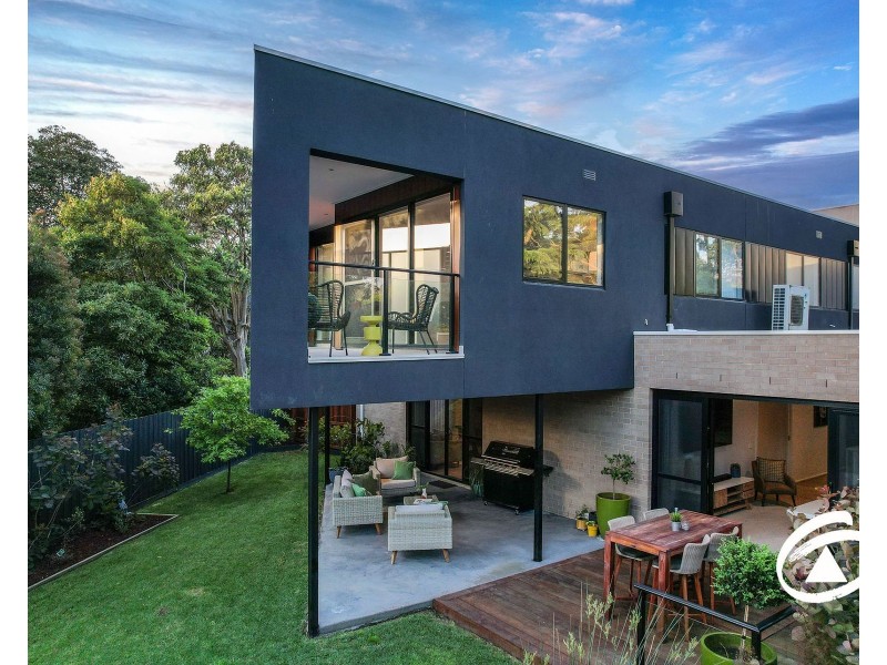 43 Willowdene Way, Berwick VIC 3806