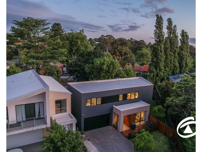 43 Willowdene Way, Berwick VIC 3806