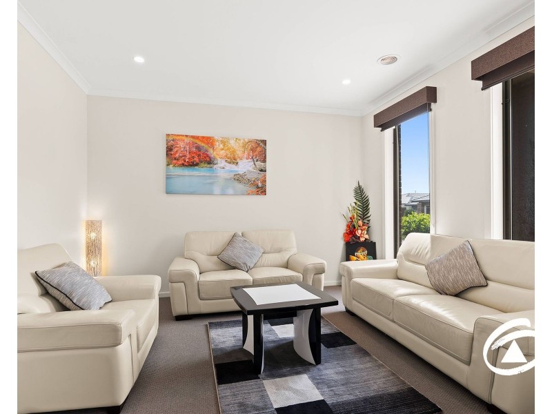 72 Castillo Avenue, Clyde North VIC 3978