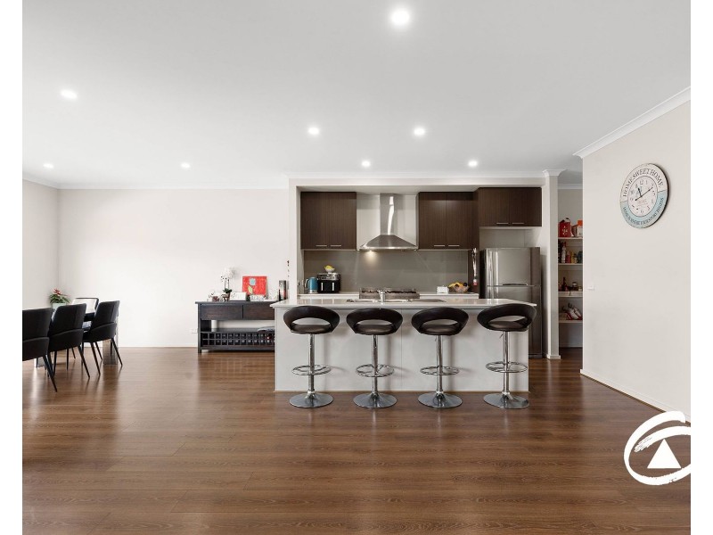 72 Castillo Avenue, Clyde North VIC 3978