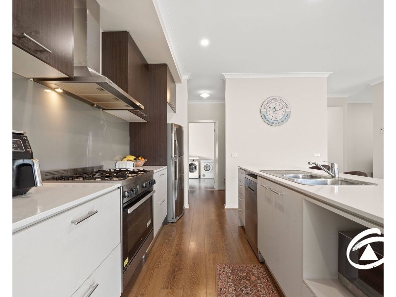 72 Castillo Avenue, Clyde North VIC 3978