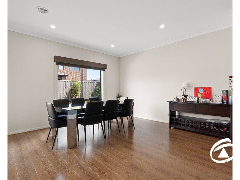 72 Castillo Avenue, Clyde North VIC 3978