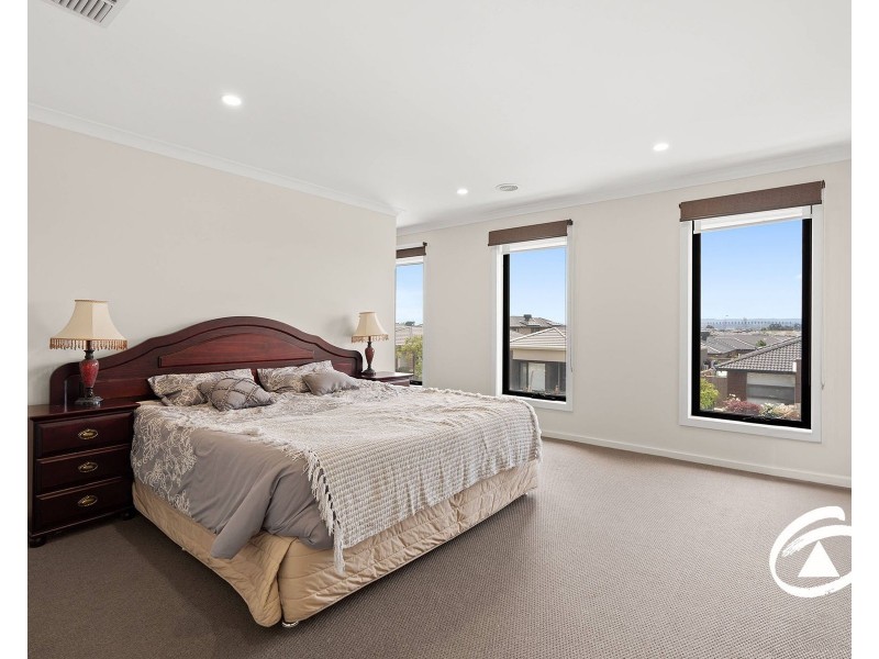 72 Castillo Avenue, Clyde North VIC 3978