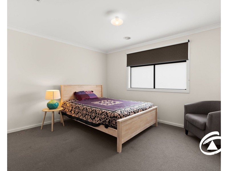 72 Castillo Avenue, Clyde North VIC 3978