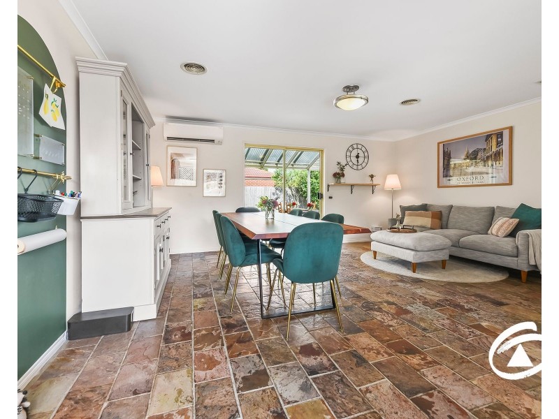 16 Warrenwood Place, Narre Warren VIC 3805