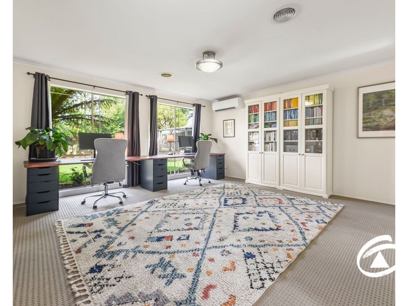 16 Warrenwood Place, Narre Warren VIC 3805