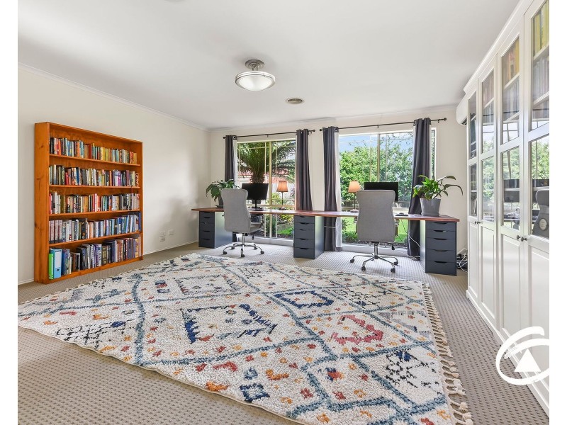 16 Warrenwood Place, Narre Warren VIC 3805