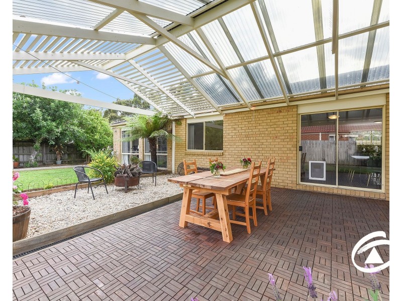 16 Warrenwood Place, Narre Warren VIC 3805