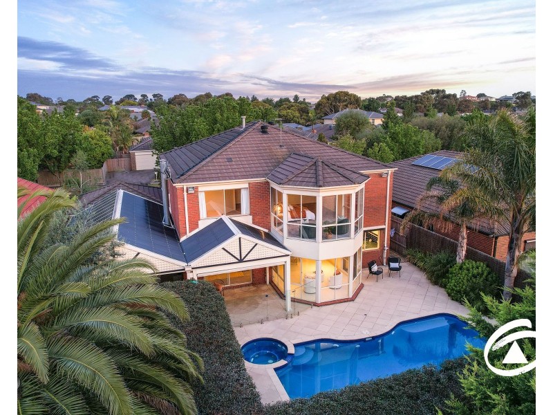 5 McCubbin Way, Berwick VIC 3806