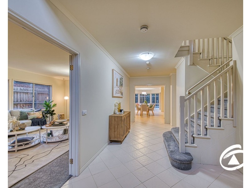 5 McCubbin Way, Berwick VIC 3806