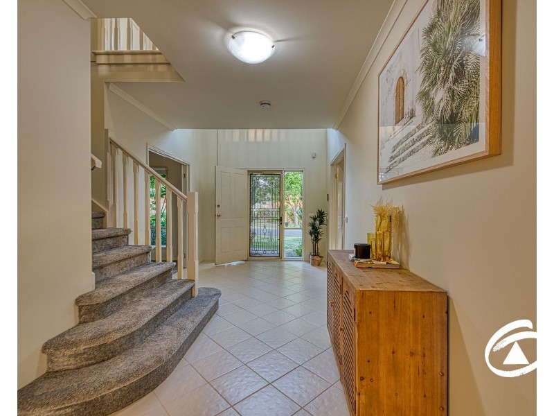 5 McCubbin Way, Berwick VIC 3806