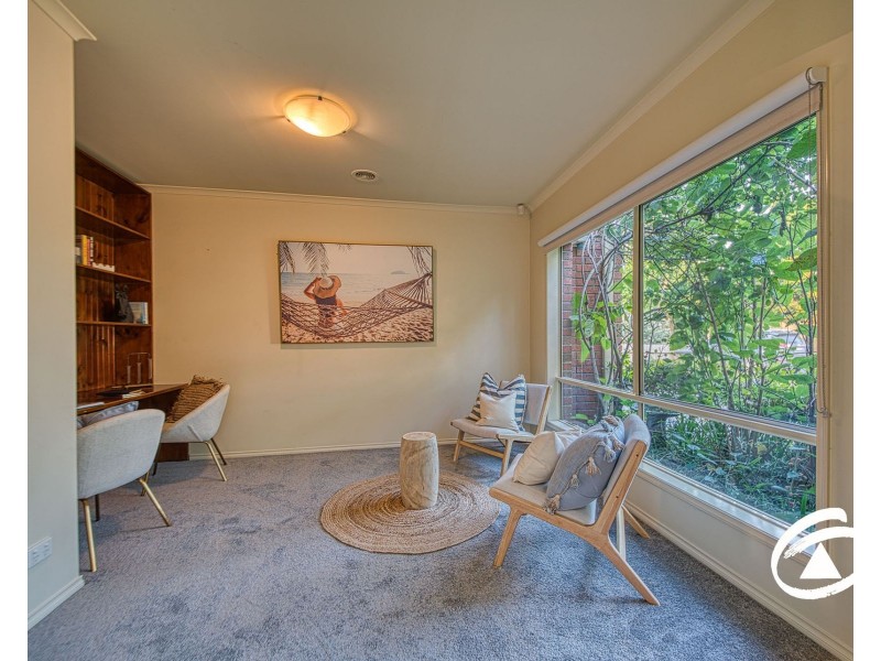 5 McCubbin Way, Berwick VIC 3806