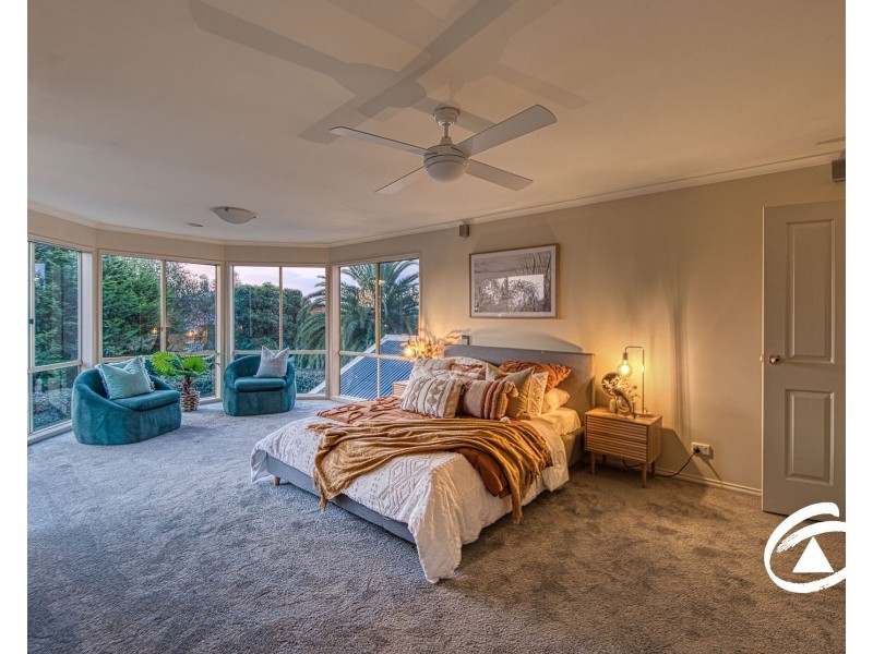 5 McCubbin Way, Berwick VIC 3806