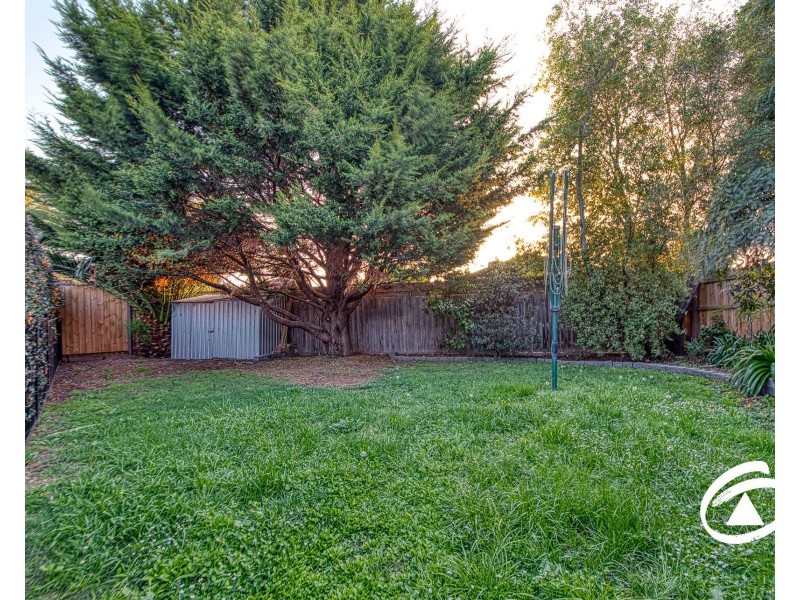 5 McCubbin Way, Berwick VIC 3806