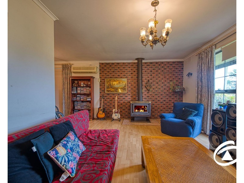 42 Payne Road, Beaconsfield VIC 3807