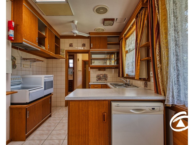 31 Charles Avenue, Hallam VIC 3803