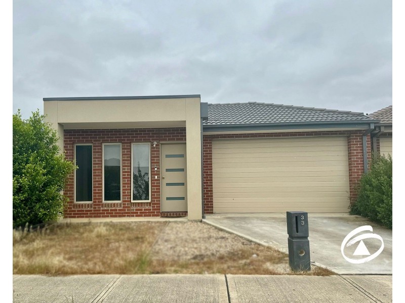 33 Destiny Drive, Cranbourne North VIC 3977