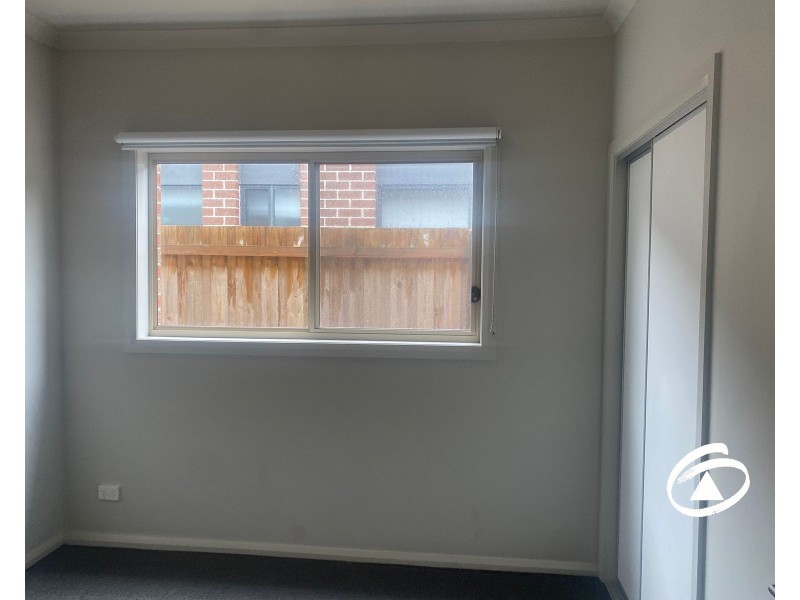 33 Destiny Drive, Cranbourne North VIC 3977