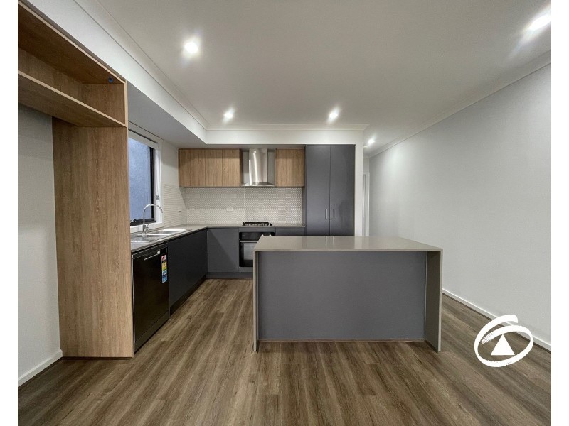 15 Guell Lane, Clyde North VIC 3978