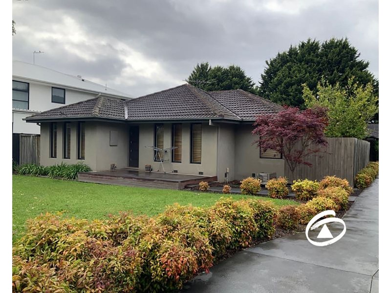 4 Manuka Road, Berwick VIC 3806