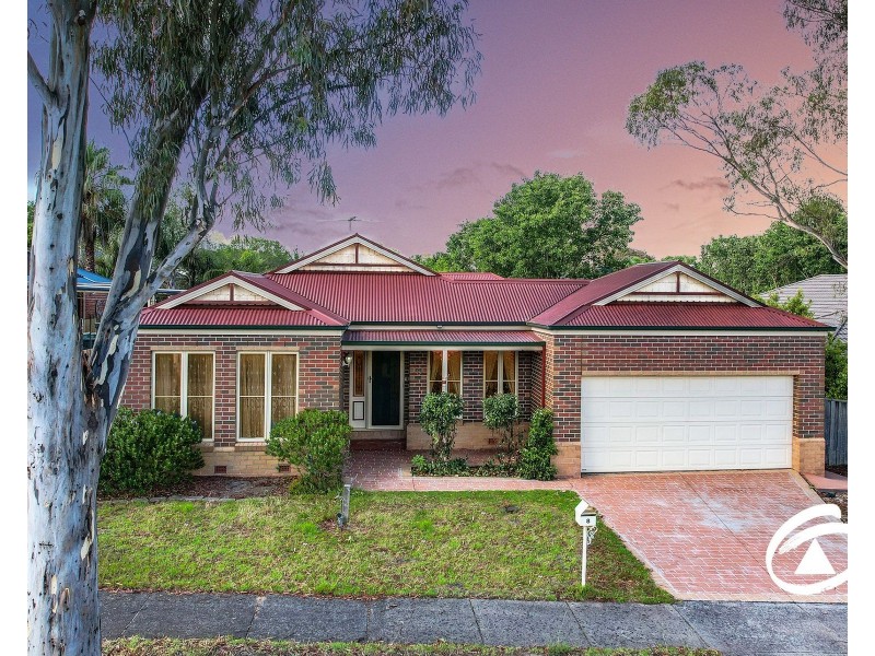 8 Carrick Place, Berwick VIC 3806