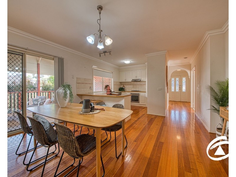 8 Carrick Place, Berwick VIC 3806