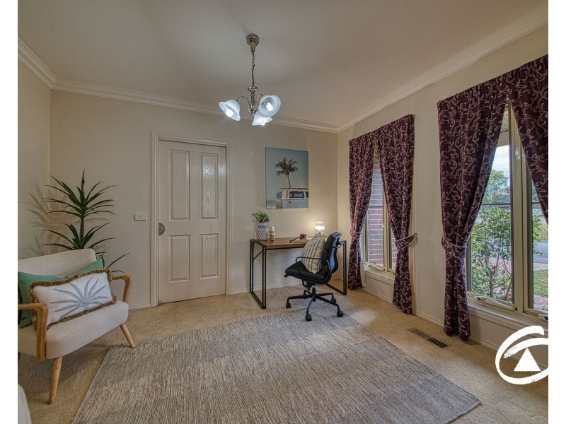 8 Carrick Place, Berwick VIC 3806