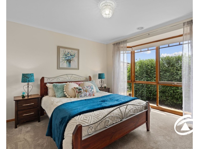 15 Forrester Walk, Narre Warren South VIC 3805