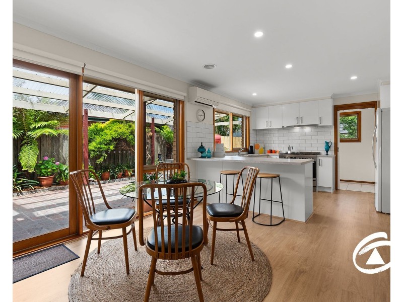15 Forrester Walk, Narre Warren South VIC 3805