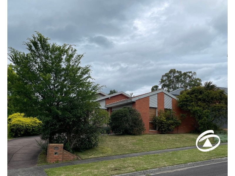 1 Grenville Court, Berwick VIC 3806