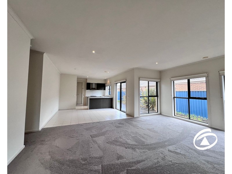 6 Dianella Close, Pakenham VIC 3810