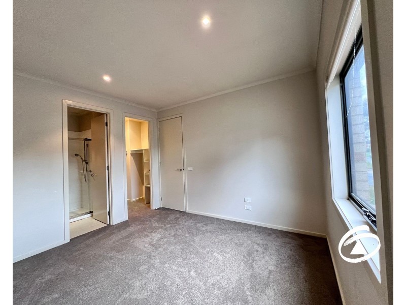 6 Dianella Close, Pakenham VIC 3810
