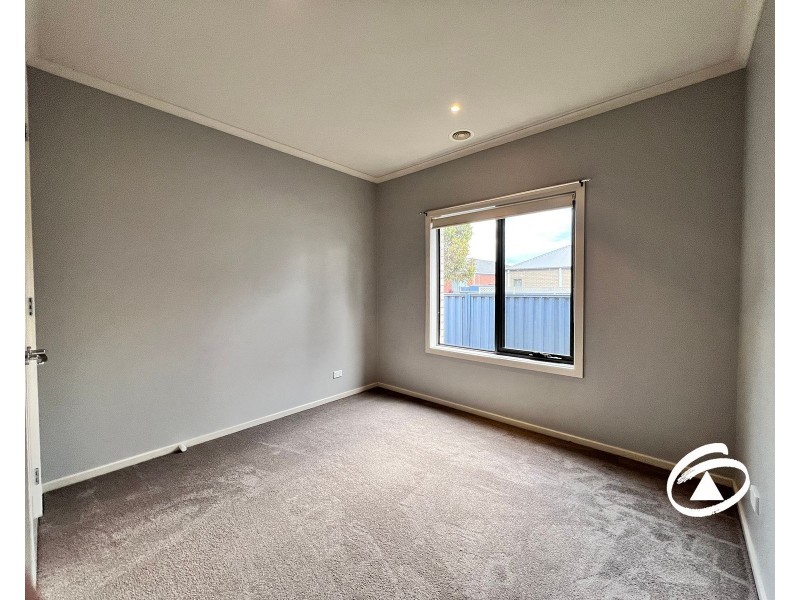 6 Dianella Close, Pakenham VIC 3810