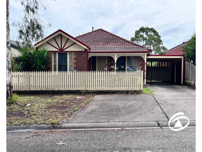 33 Leonard Avenue, Berwick VIC 3806