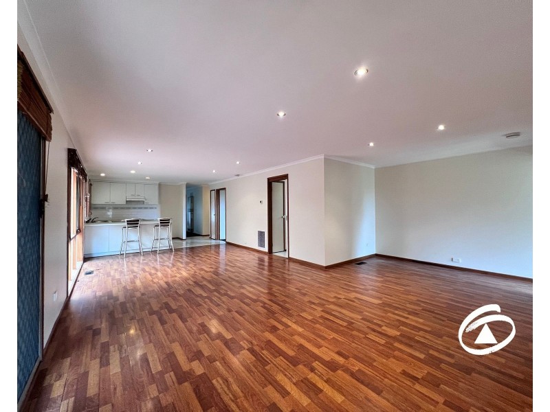 33 Leonard Avenue, Berwick VIC 3806