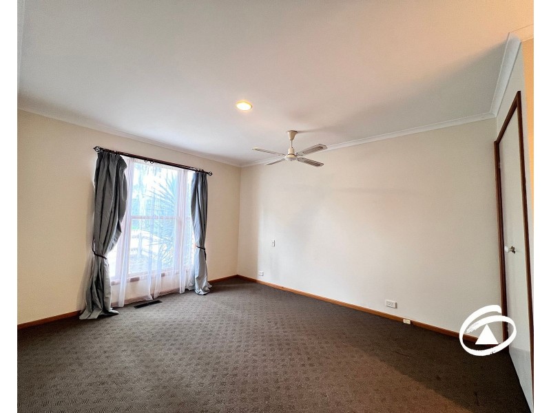 33 Leonard Avenue, Berwick VIC 3806