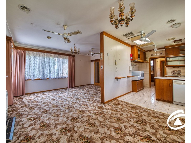 31 Charles Avenue, Hallam VIC 3803