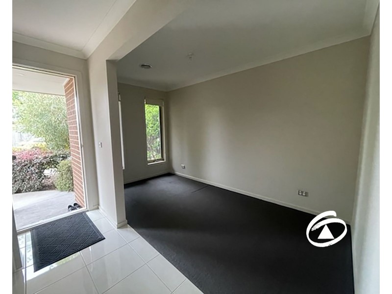 46 Strettle Crescent, Cranbourne North VIC 3977