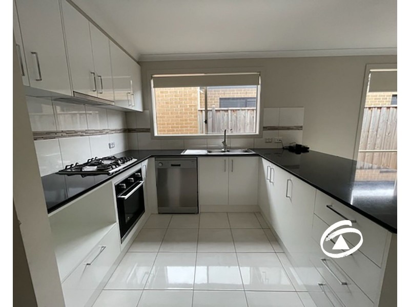 46 Strettle Crescent, Cranbourne North VIC 3977