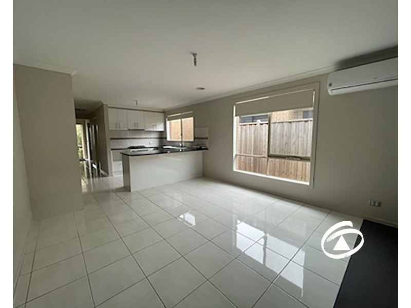 46 Strettle Crescent, Cranbourne North VIC 3977