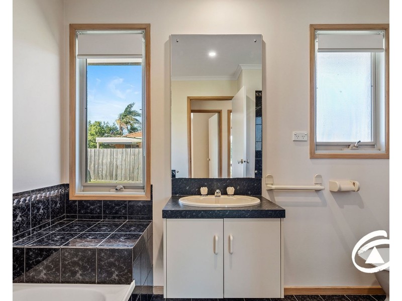 2 Toomah Street, Narre Warren South VIC 3805